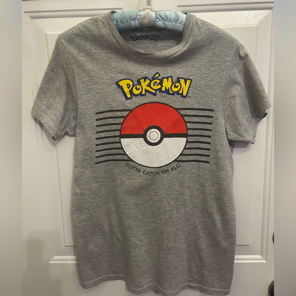 4/$20🌷🔴Pokémon Grey Short Sleeve Tee - Men’s or Unisex Size Small🔴